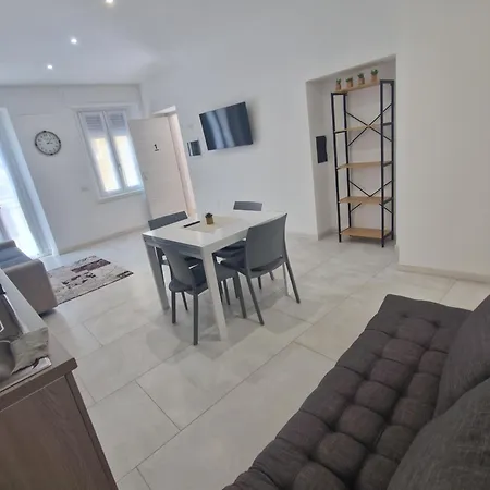 Enissa Apartament *